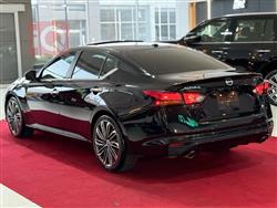 نيسان ألتيما